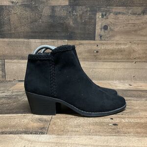 FOREVER 21 Womens Ankle Boots Black Back Zipper Almond Toe size 7